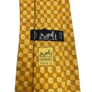 Hermes Mens Tie Geometric Pumpkin Yellow Silk 7865 UA 3 5/8" (W) x 60.5" (L) euc